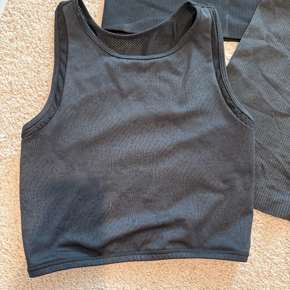 Black Tank Bundle - Picture 2 of 6